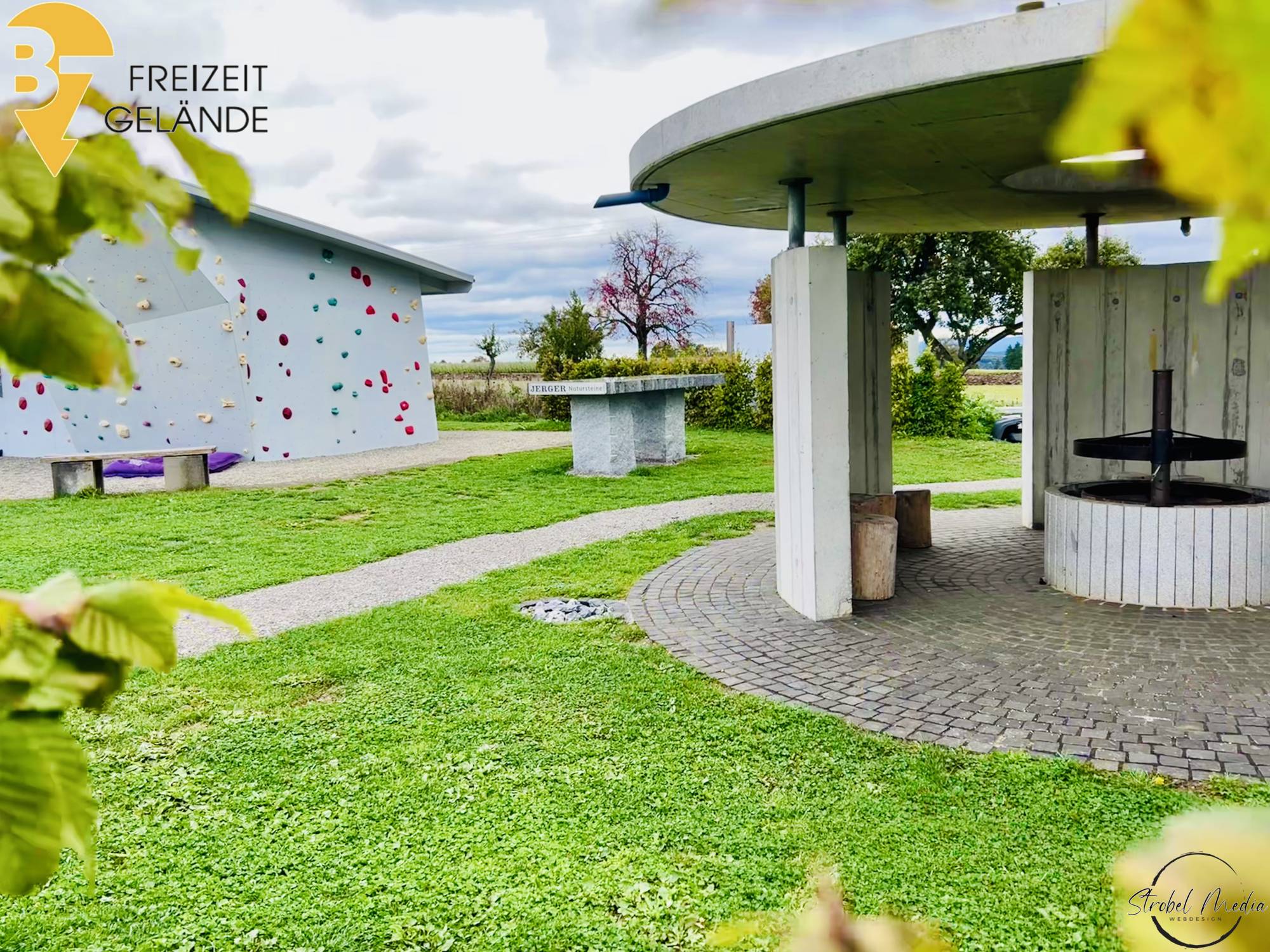 B7 Platz–Bickelsberger-Sport-und-Freizeiteinrichtung-Grillpavillion & Boulderwand