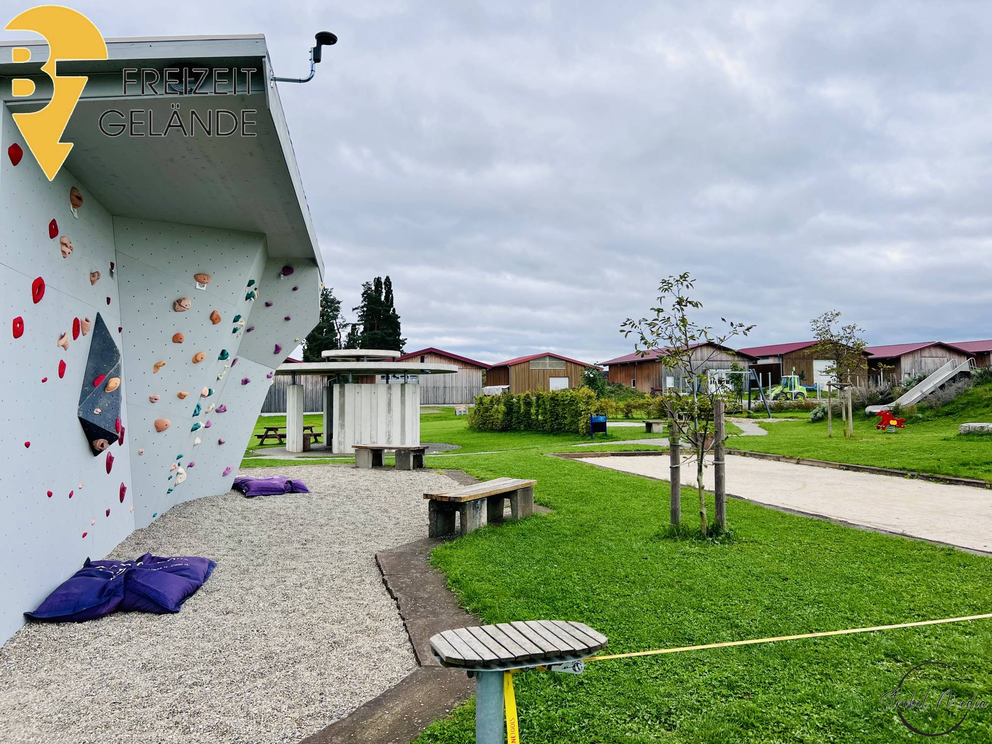 B7 Platz-Bickelsberger Sport- und Freizeitgelände Kletterwand - Boulderwürfel
