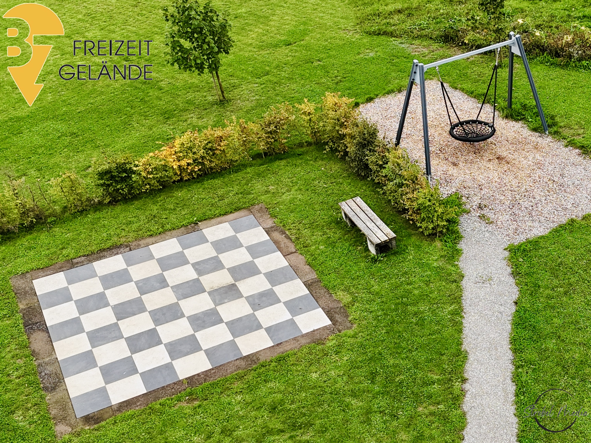 B7 Platz–Bickelsberger-Sport-und-Freizeiteinrichtung-Nestschaukel-Outdoor-Schachbrett